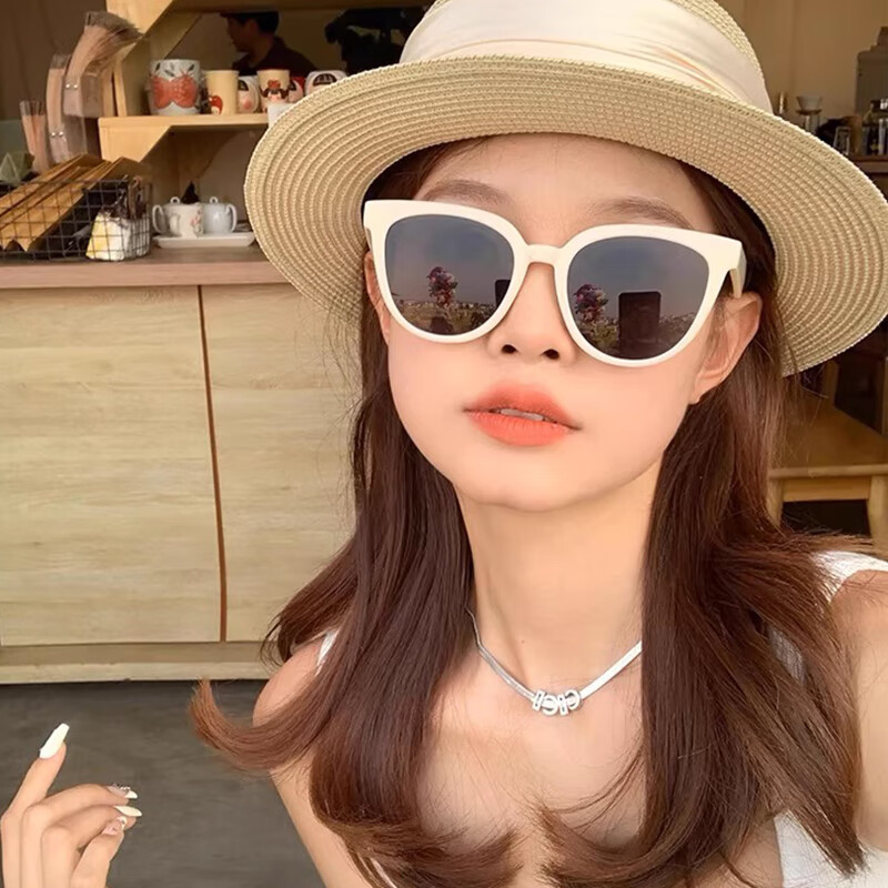 GOGOSOON Retro Round Sunglasses for Women