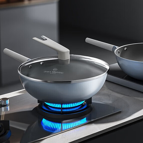 One's Member Diamond Titanium Non-Stick Wok