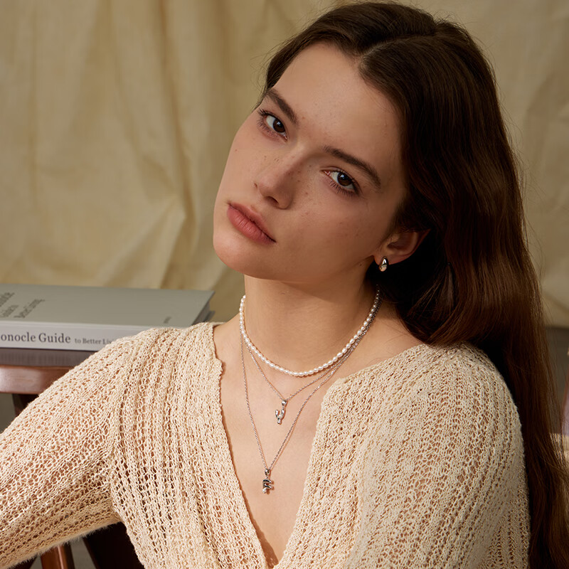 Arsis Letter M Pendant Necklace for Women - S925 Silver Collarbone Chain