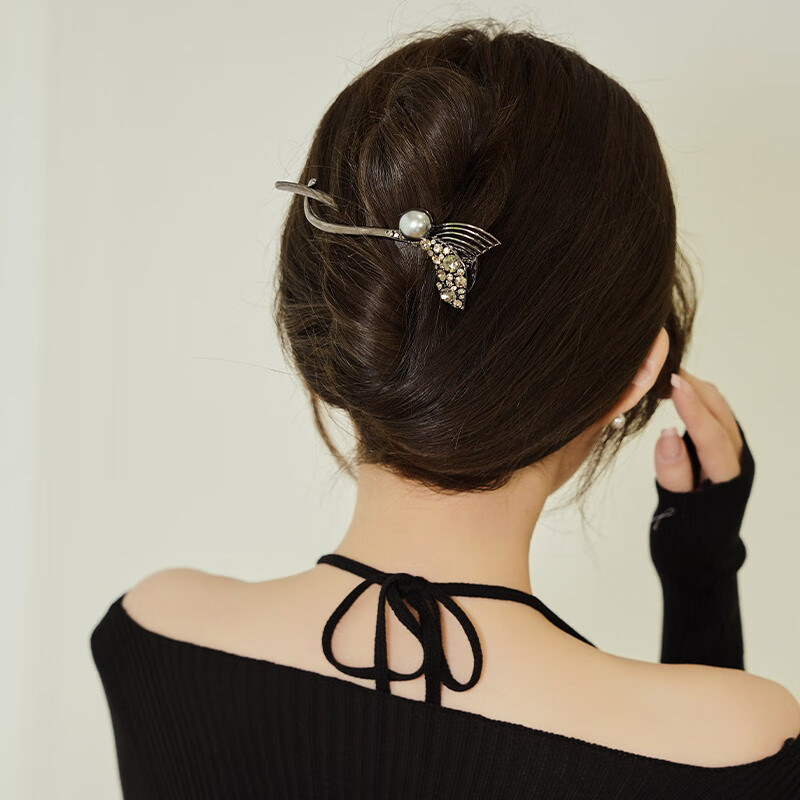 CHIMERA Fish Tail Hair Clip - Gunmetal Gray