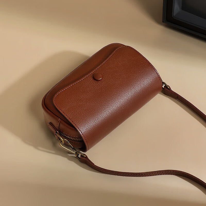 Viney Caramel Brown Leather Crossbody Bag
