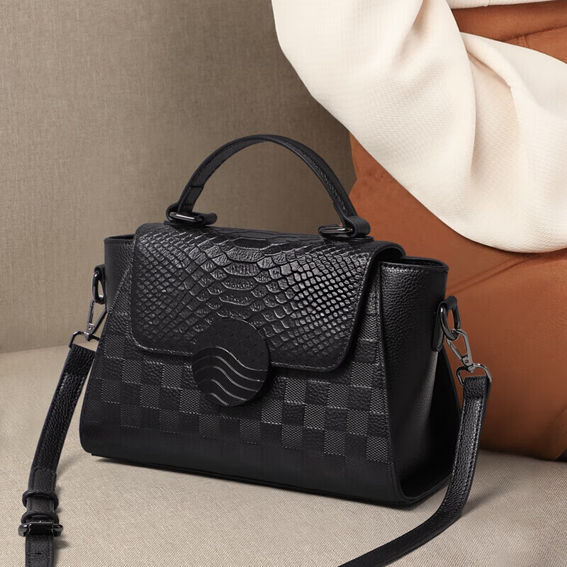 Viney Women's Single Shoulder Bag - Luxurious Cowhide Crossbody