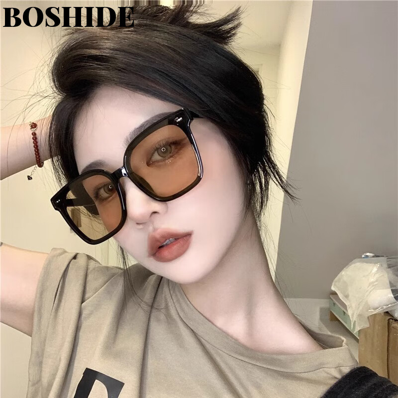 Boshide Sunglasses - Retro Black Frame with Brown Square Lenses