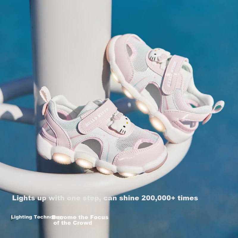 DAVE & BELLA Hello Kitty Light-Up Sandals for Toddlers