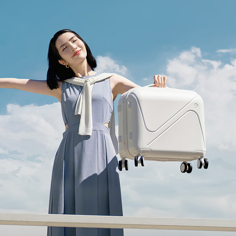 OWAS Cloud Box 24-Inch Travel Suitcase