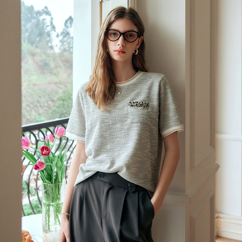 Oulain Black and White T-Shirt for Women
