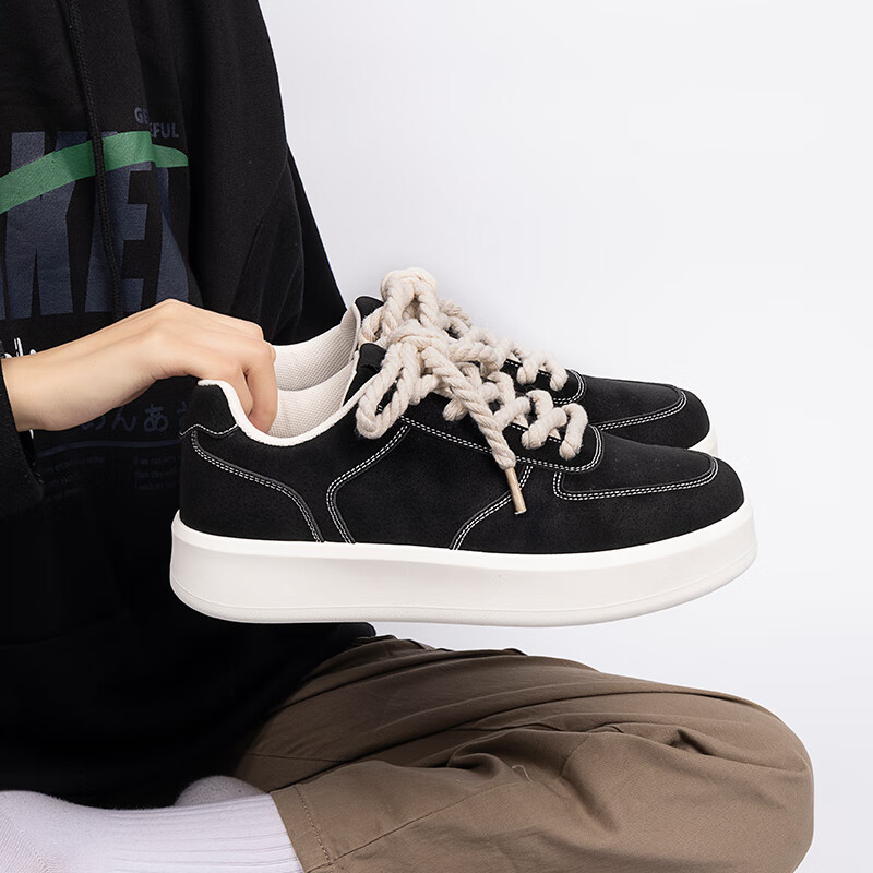 HUANQIU Thick-Soled Sneakers Spring 2026