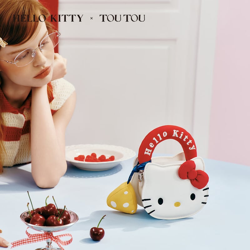 Toutou 2025 Women's Hello Kitty Mini Handbag