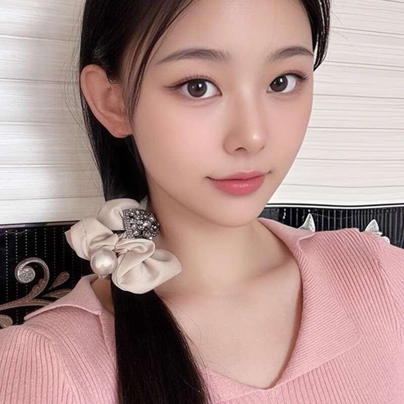 Jiaoxuefei Heart-Shaped Pearl & Rhinestone Hair Tie