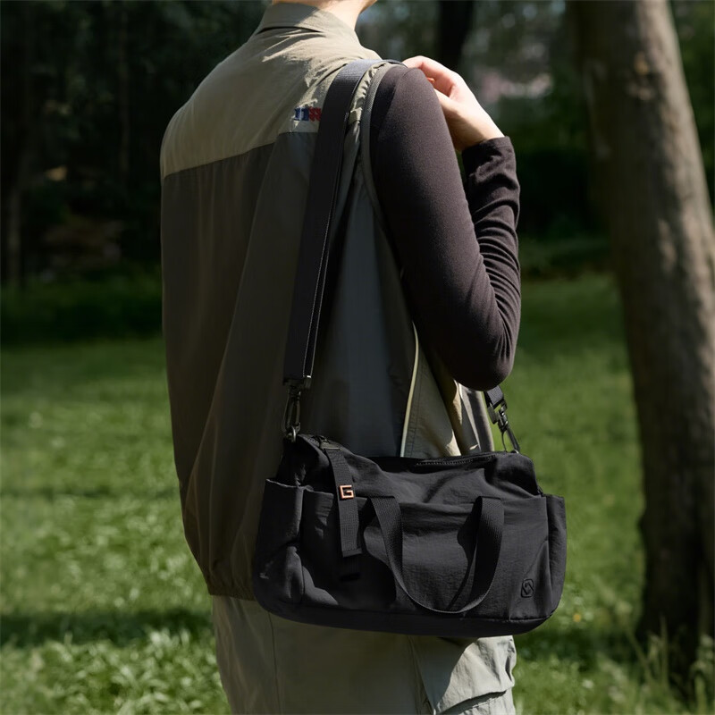 GOLF Lightweight Shoulder Crossbody Bag for Men And Women