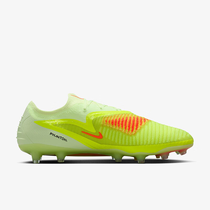 NIKE Phantom 6 Pro FG Soccer Cleats