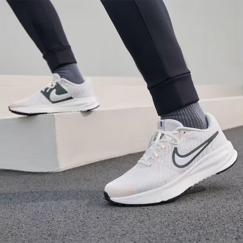 NIKE Men's Breathable Running Shoes