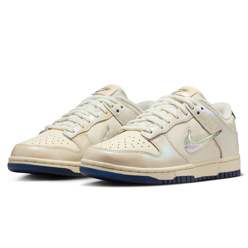 Nike Women's DUNK Casual Skate Shoes