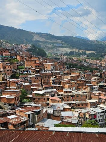 Hillside neighbourhood served by a learning project