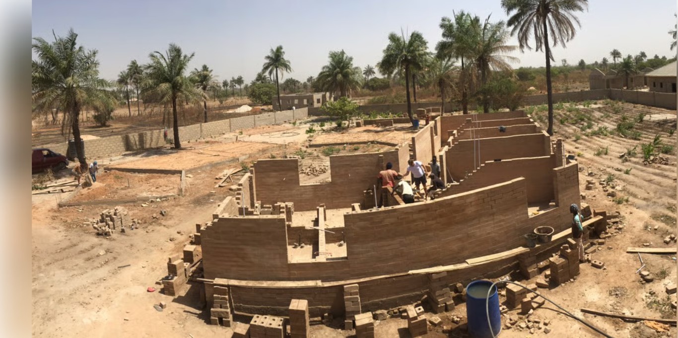 Volunteers building a new school