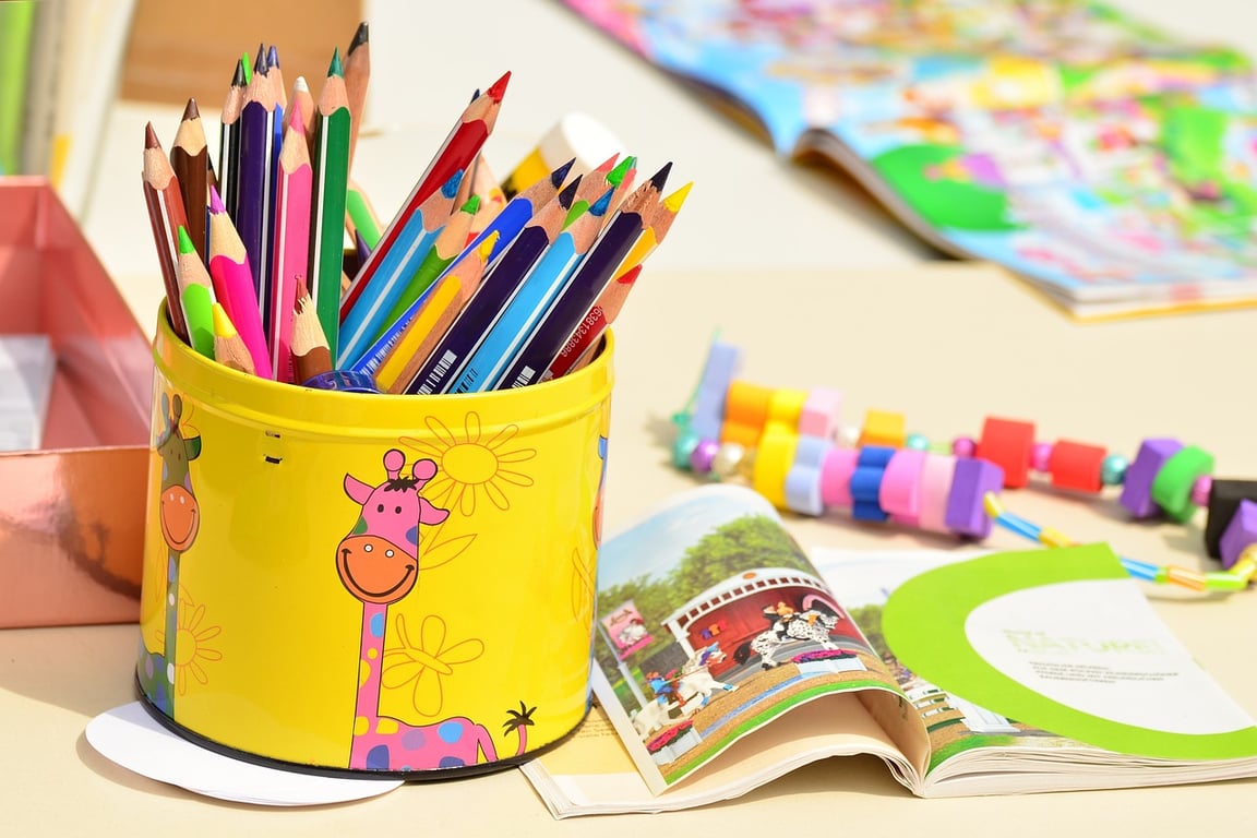 colored-pencils-1506589_1280.jpg