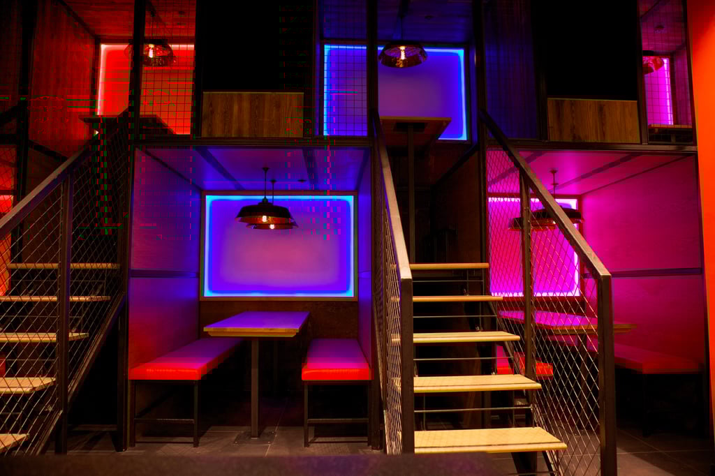 pub and restaurant PR Photography, Thai Express Kitchen Double Decker Seating