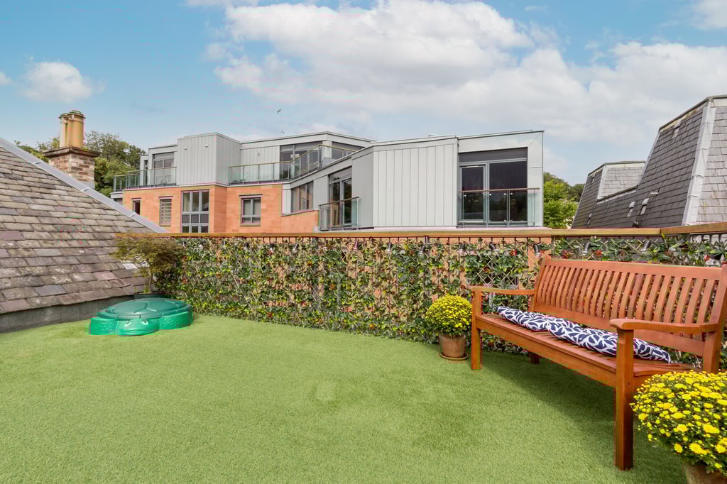 PR Edinburgh Photography features Sunbury Street roof garden shown in PR Edinburgh Photography