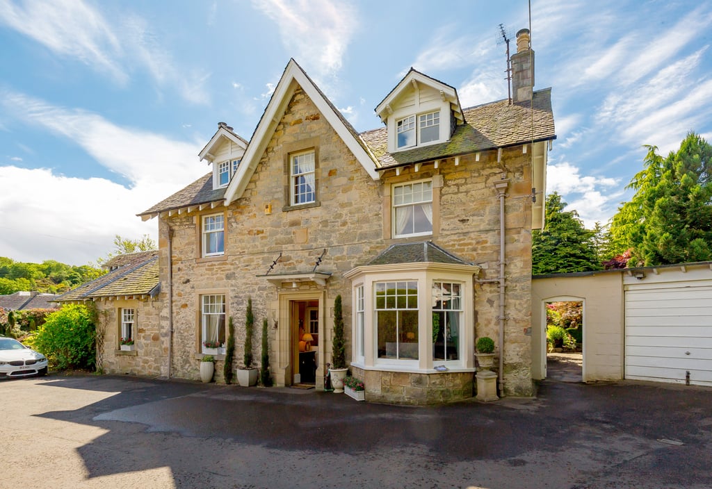 Scottish PR agency photography showcases once in a generation Edinburgh villa with sweeping garden