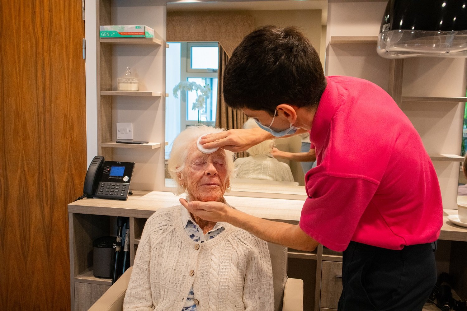Lifestyle Team Leader Garylee hosting Cramond Residence spa day