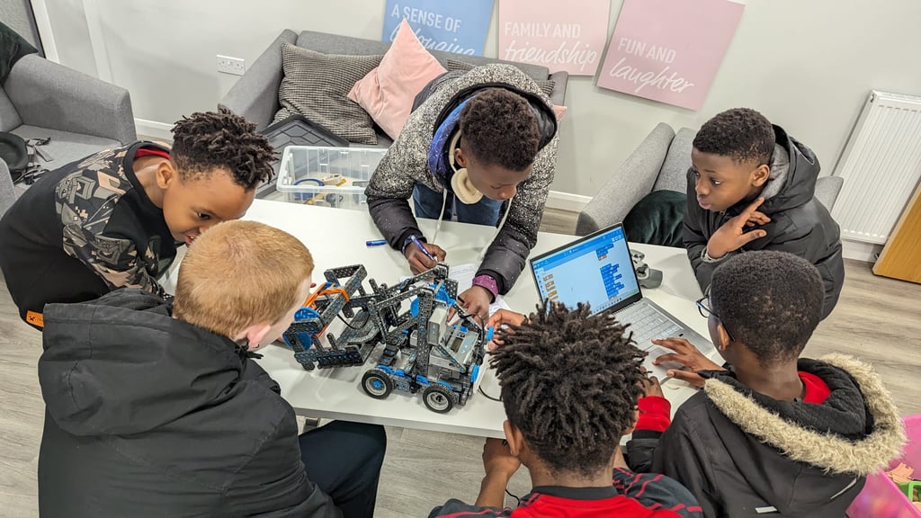 Housing developer donated hundreds of pounds to support a new children’s robotics club and fosters young talent in robotics club by Scottish PR