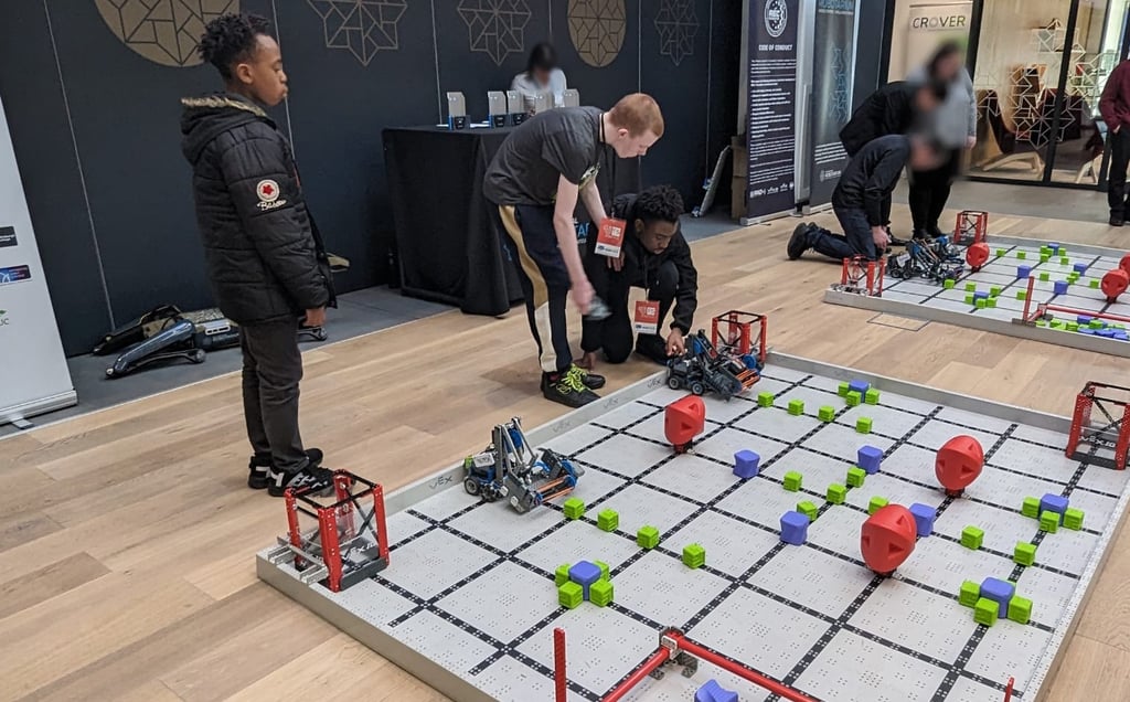Housing developer donated hundreds of pounds to support a new children’s robotics club and fosters young talent in robotics club by Scottish PR