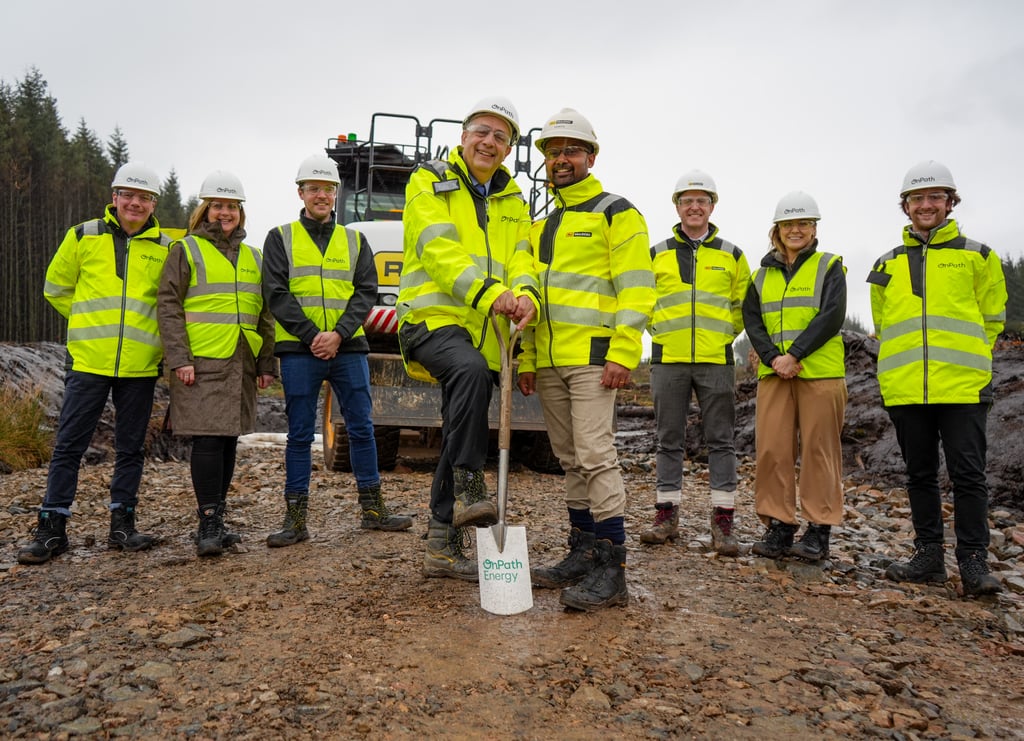 (L-R) Michael Brady (OnPath Energy), Lorna Hull (OnPath Energy), Alan Wells (OnPath Energy), Construction Director Martin Kellerman (OnPath Energy), Shakthivelu Thanghavel (RJ McLeod), Lorcan Hayes (RJ McLeod), Mhairi Grossett and Michael Newton (OnPath Energy), as showcased by Renewables PR.