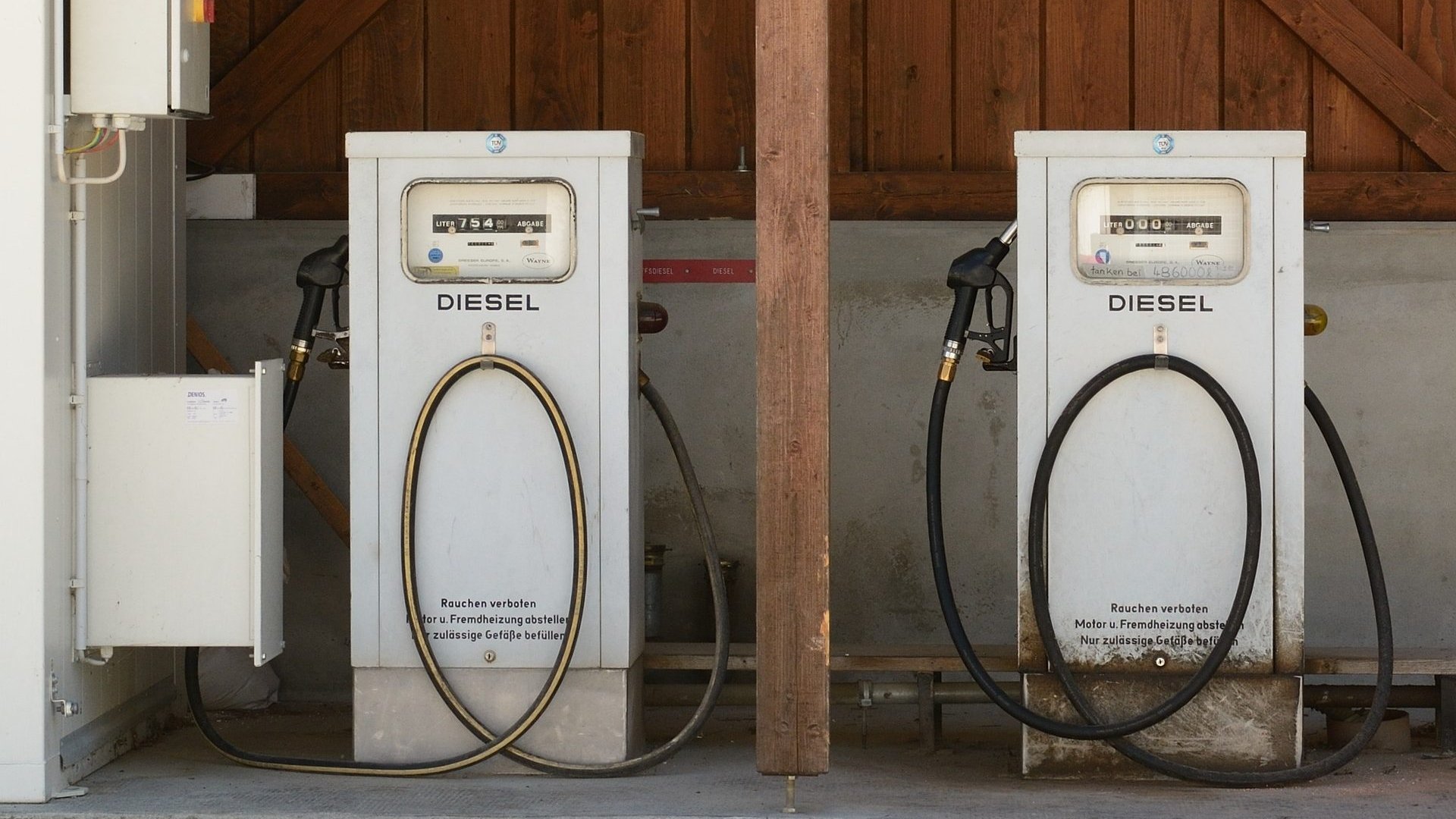 Diesel petrol pump with diesel markers on it, Introducing a topic about the most economic diesel cars for 2024 in the UK.