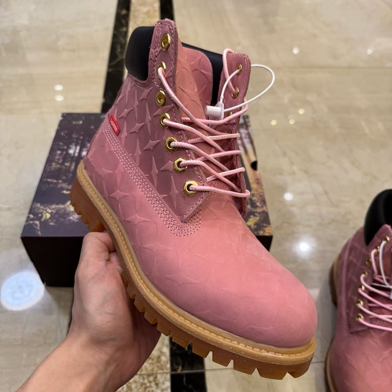Supreme x Timberland 6-Inch Premium Boot Pink Stars - 6
