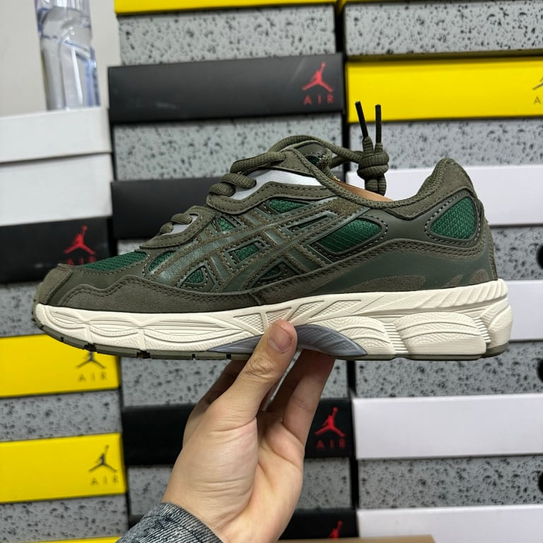 Asics Gel-NYC Green (1203A739-300) - 3