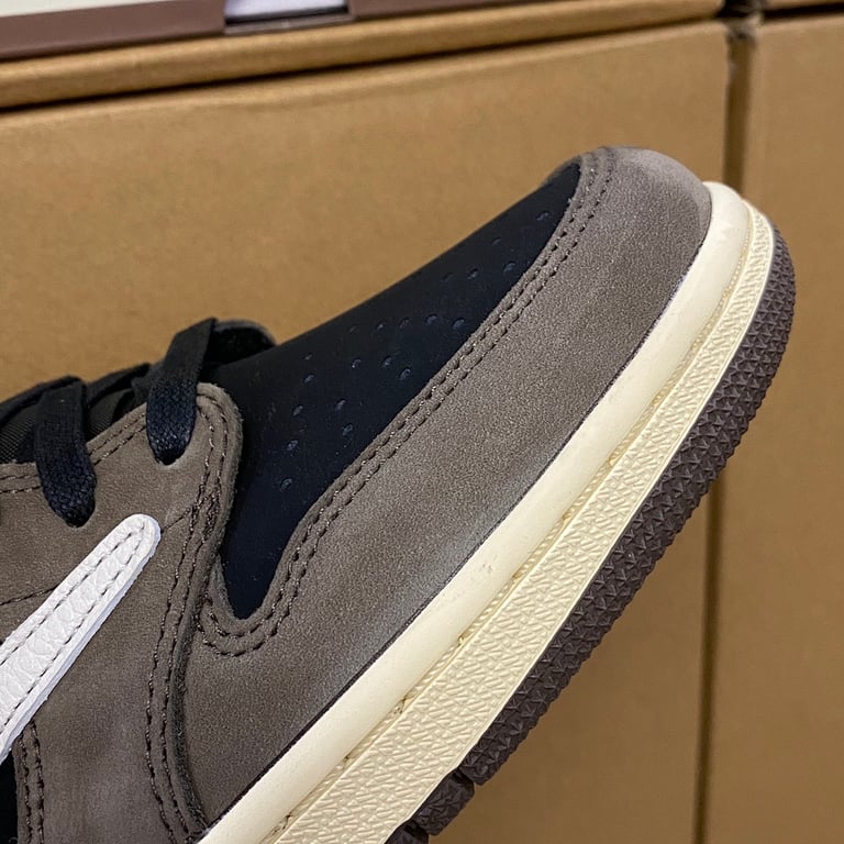 Travis Scott x Air Jordan 1 Low OG Mocha - 5