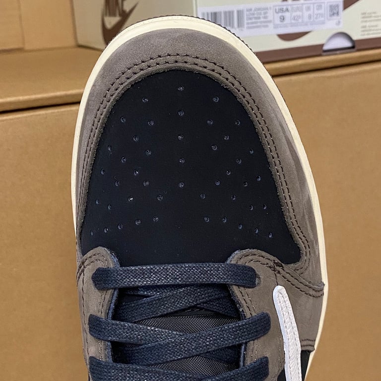 Travis Scott x Air Jordan 1 Low OG Mocha - 9