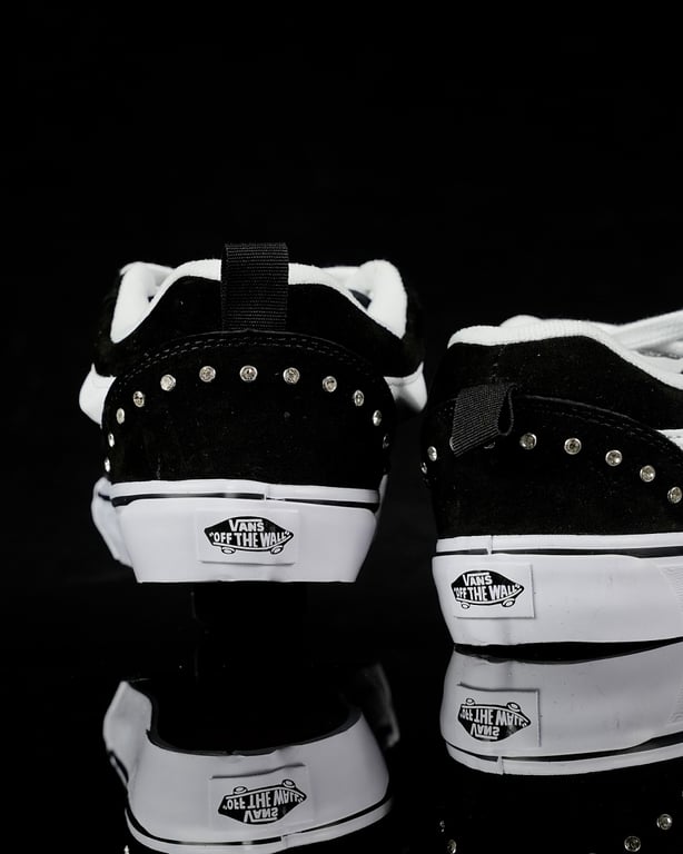 Vans Knu Skool Studded Black White - 3