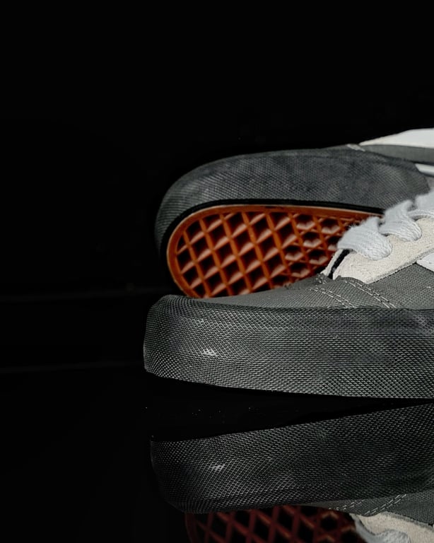 Vans Knu Skool Black Grey Lightning - 2