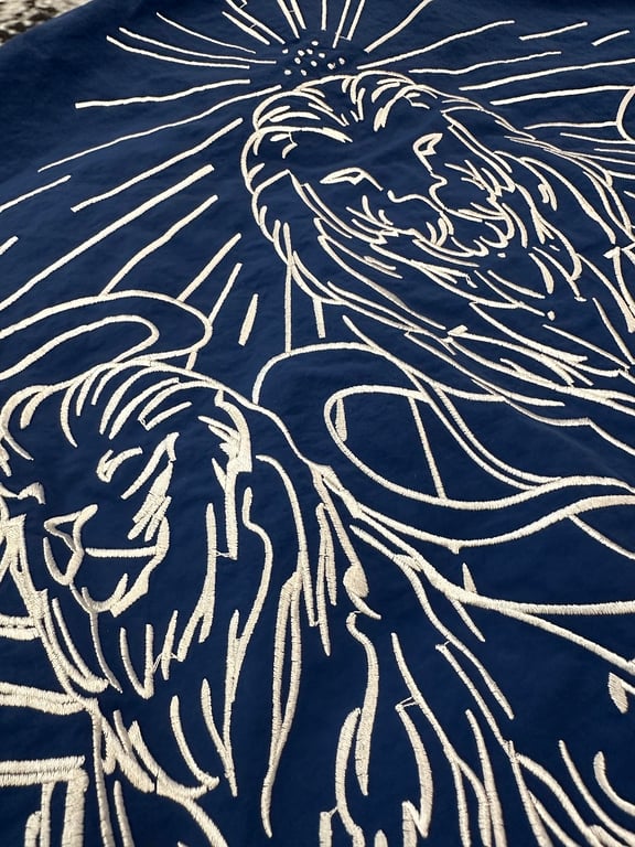 Vescartes Double Lion Legion Windbreaker Blue/White - 11