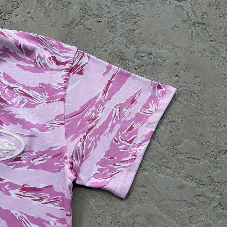 Corteiz Island Puff Print T-Shirt Pink Tiger Camo - 9
