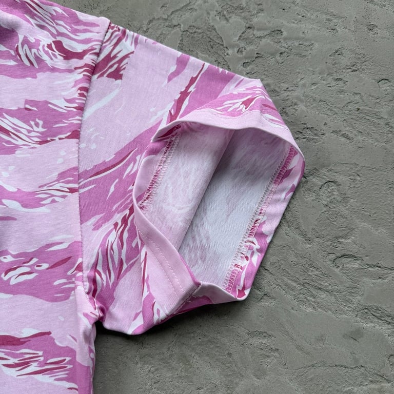 Corteiz Island Puff Print T-Shirt Pink Tiger Camo - 10