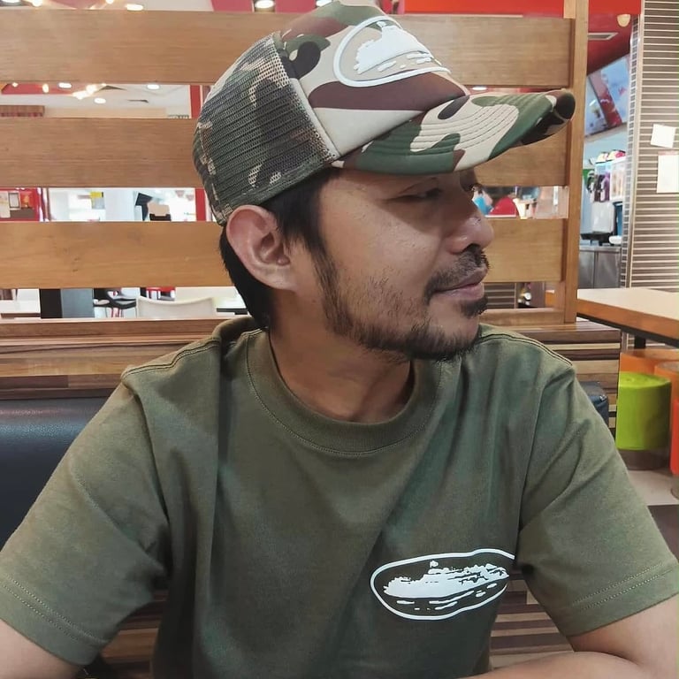 Corteiz Alcatraz Print Trucker Hat Woodland Camo - 20