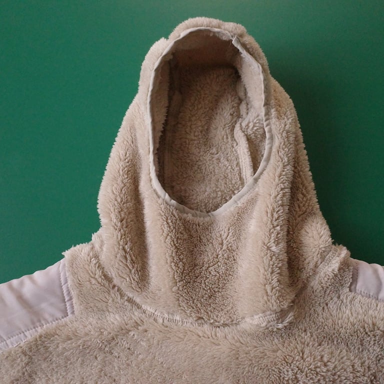 Derschutze Embroidered Fleece Hoodie Beige - 11