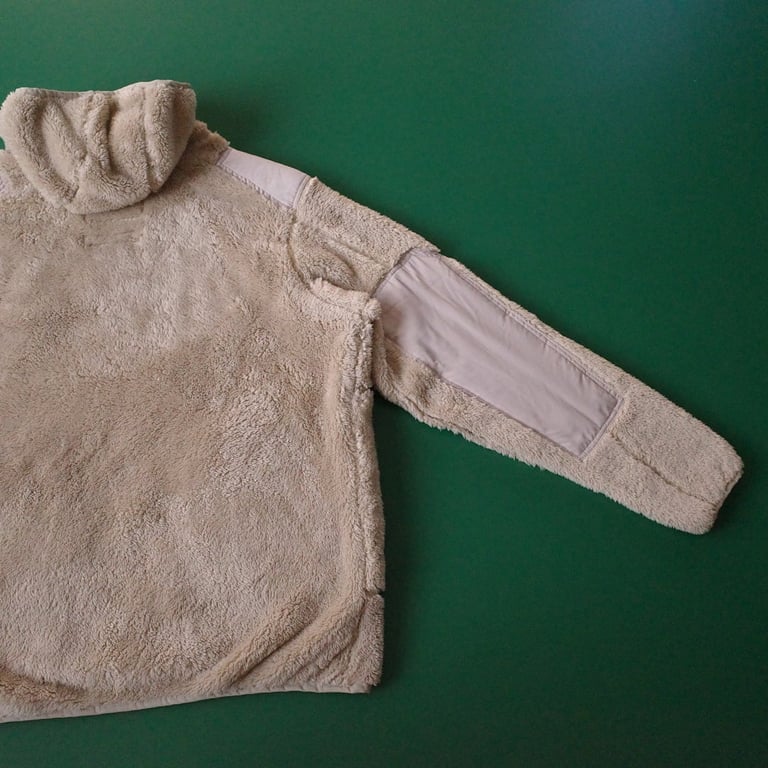 Derschutze Embroidered Fleece Hoodie Beige - 16