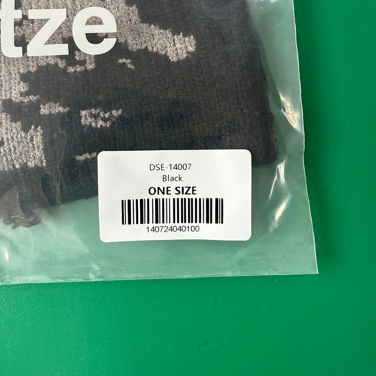 Derschutze Graphic Knit Beanie - 4