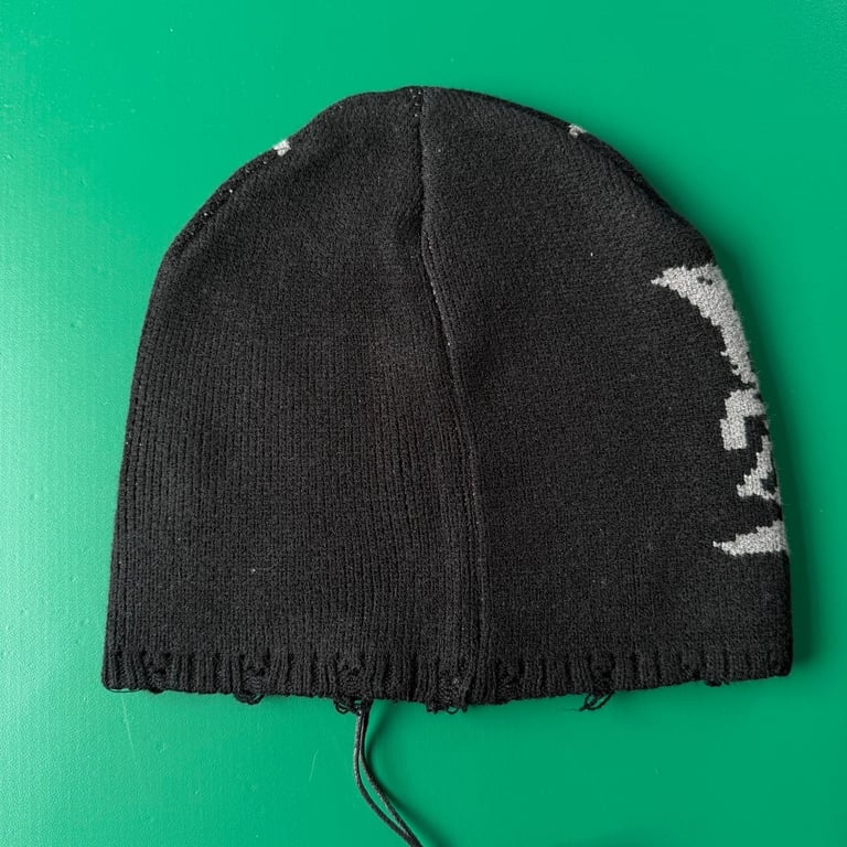 Derschutze Graphic Knit Beanie - 10