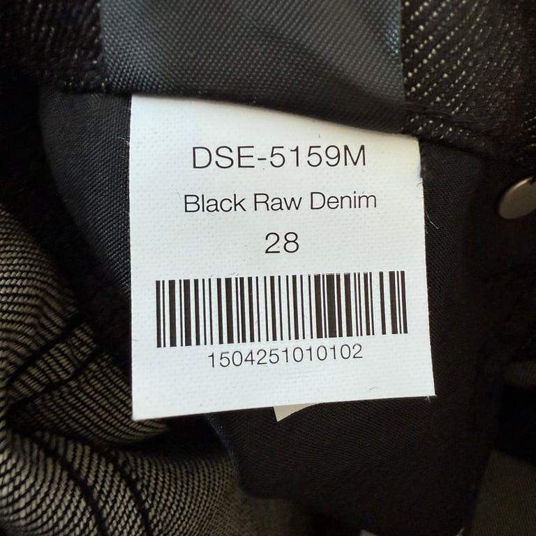 Derschutze Koi Embroidery Black Raw Denim Shorts - 13