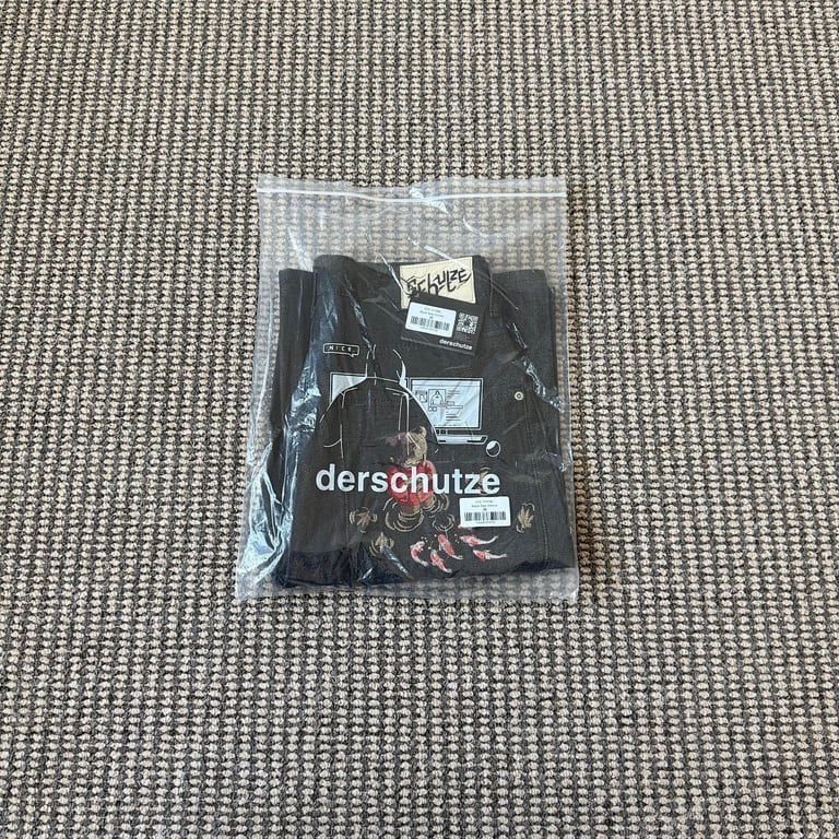 Derschutze Koi Embroidery Black Raw Denim Shorts - 3