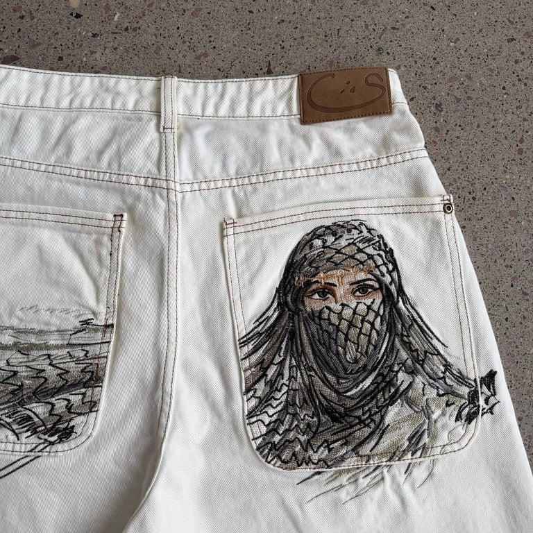 Derschutze Embroidered Denim Shorts Off White - 20