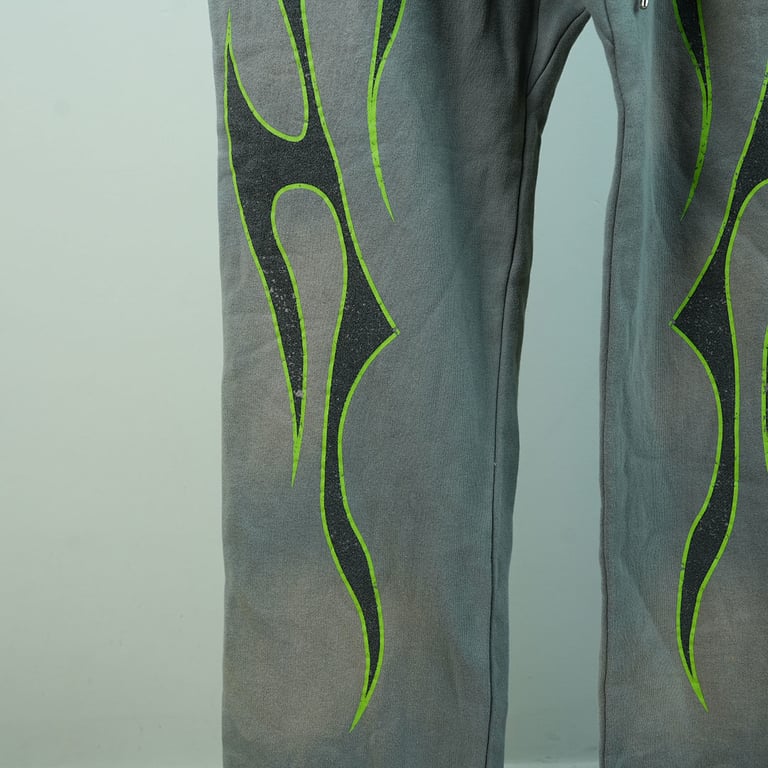 Hellstar Future Flames Sweatpants Grey/Green - 11