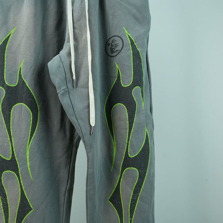 Hellstar Future Flames Sweatpants Grey/Green - 13