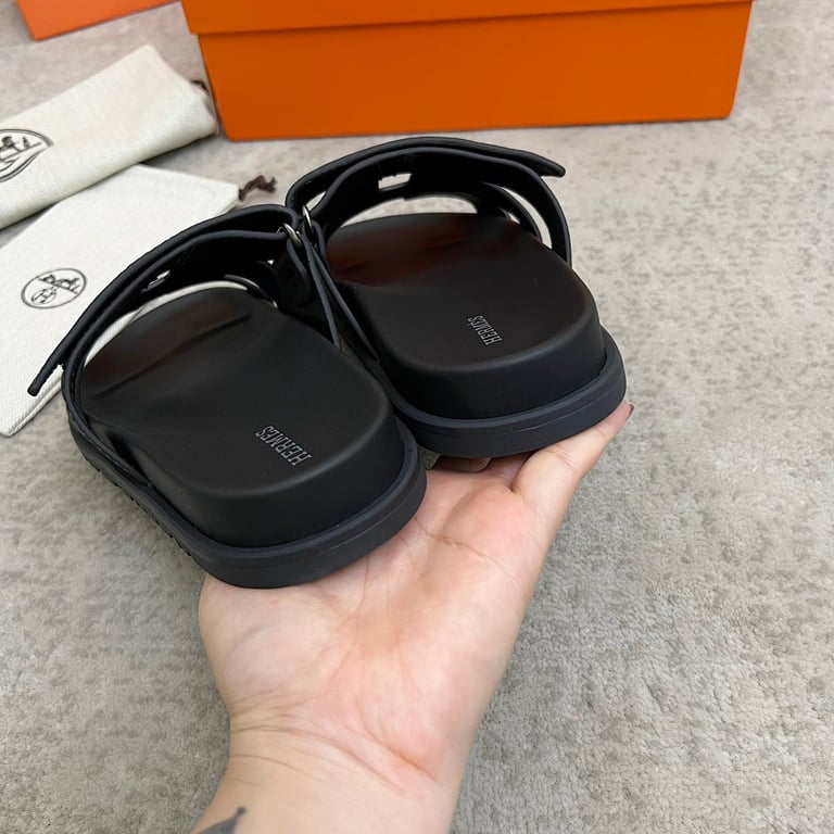 Hermès Chypre Sandals Black - 3