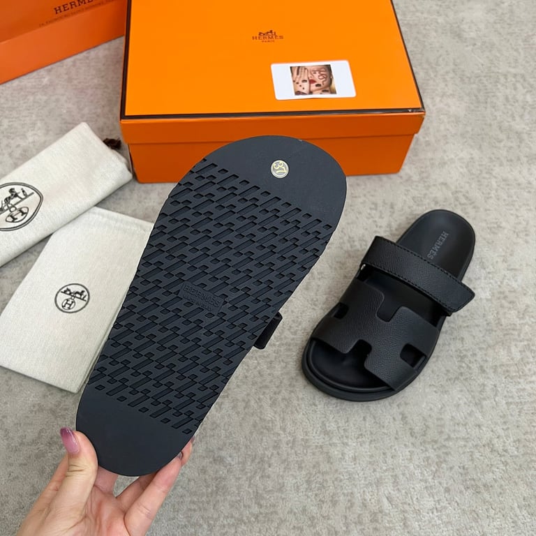 Hermès Chypre Sandals Black - 6