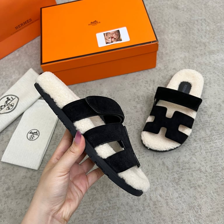 Hermès Chypre Sandals Black Suede Shearling - 6